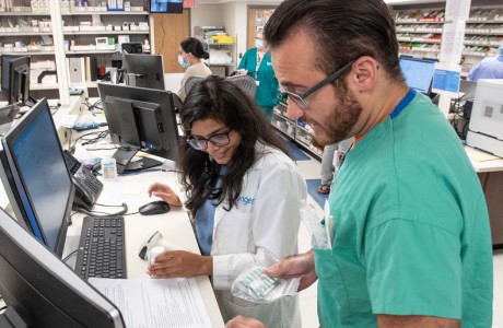 an image of pharmacist working